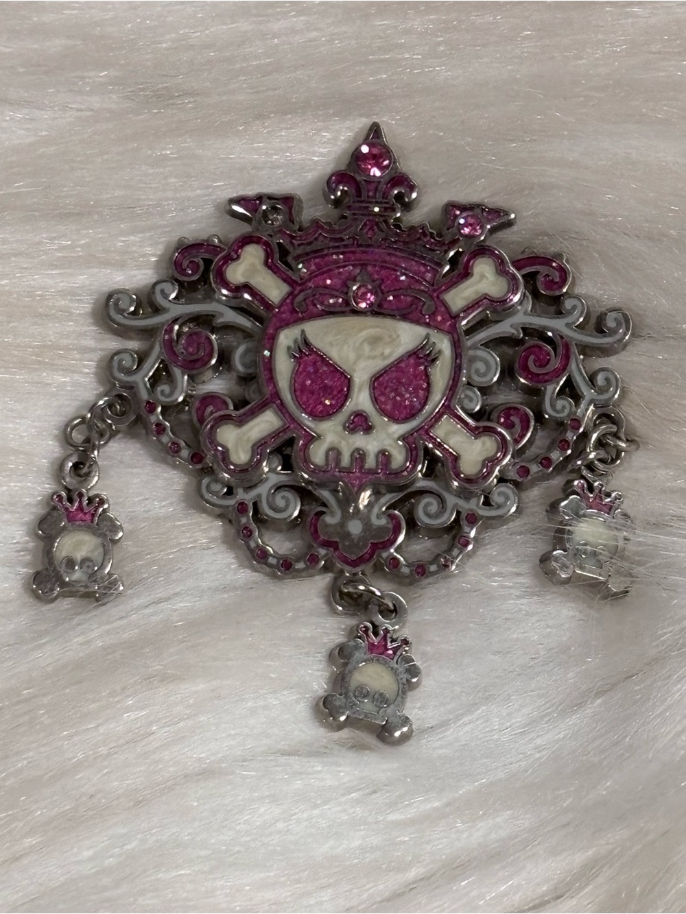Disney Pirates of the Caribbean Jeweled Pink Glitter Skull Pin Dangle